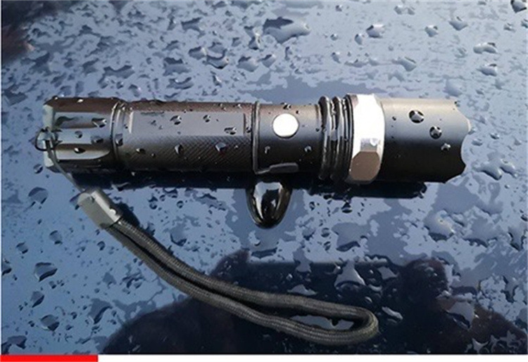 Strong light flashlight aluminum alloy three-gear zoom led charging flashlight household lighting outdoor long-range security flashlight
