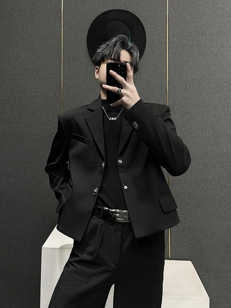 Black short shoulder pads
