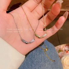 exquisite and versatile opal pendant necklace female high sense light luxury temperament zircon titanium steel clavicle chain new accessories Application Scenario