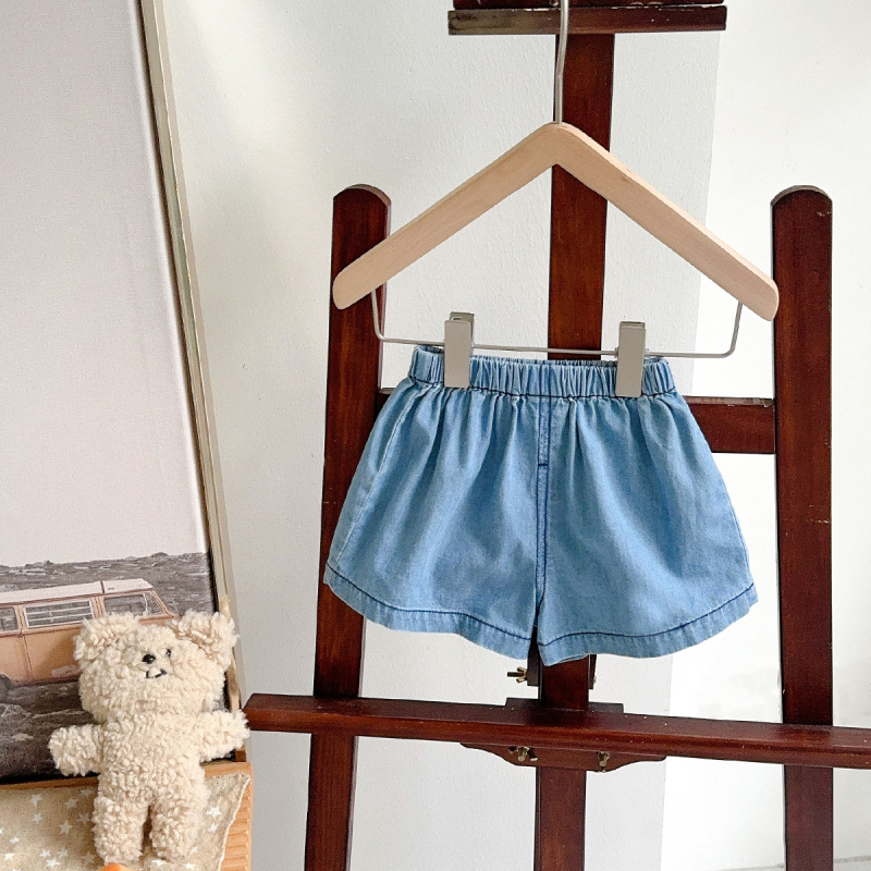 Traje coreano para niños, nuevo estilo de verano, estilo occidental, pantalones cortos ligeros coreanos, chaleco, traje de tres piezas con ropa de protección solar impresa en el interior