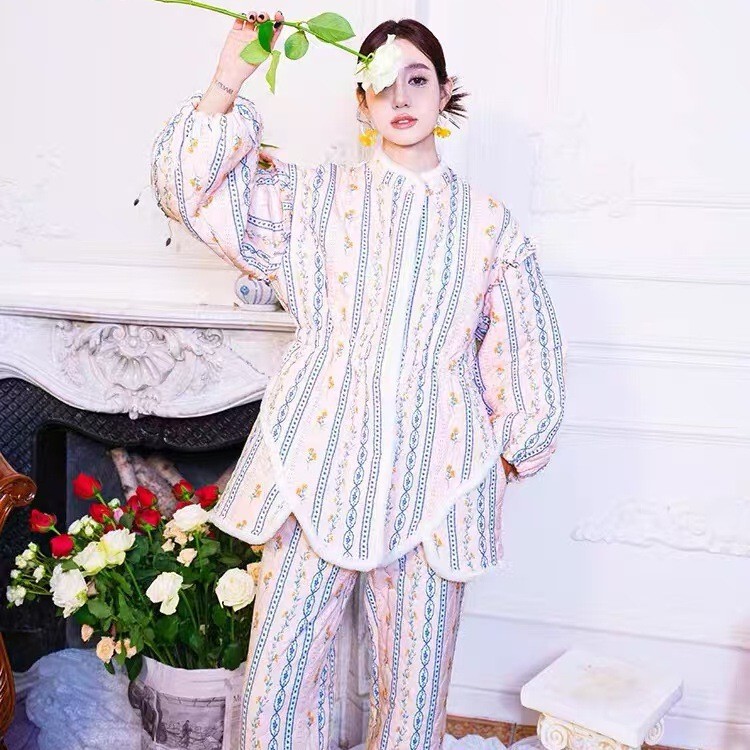 Original Elastic Waist Printed Three-Layer Quilted Thickeneded Pajamas Two-Piece Suit Lantern Sleeves Plus Cotton and Velvet Home Clothes Original Elastic Waist Printed Three-Layer Quilted Thickeneded Pajamas Two-Piece Suit Lantern Sleeves Plus Cotton and Velvet Home Clothes