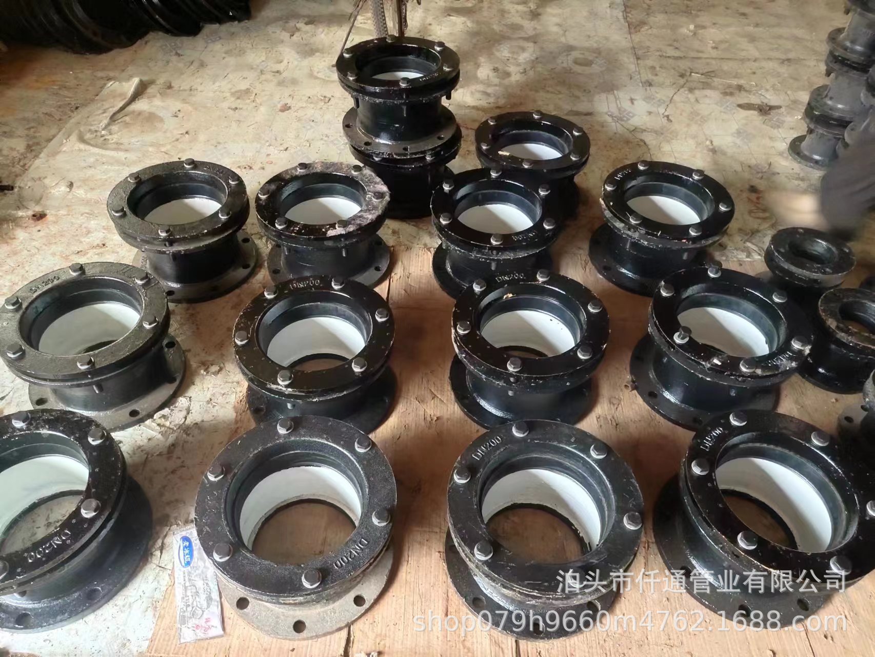 球墨铸铁管甲管伸缩器 压兰甲 伸缩速甲 法兰甲管伸缩节DN200