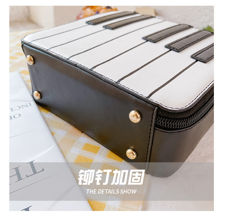 Lustige Kleine Quadratische Tasche 2021 Frühling Neue Weibliche Tasche Mode Koreanische Version Der Nähte Ein-schulter-messenger-klavier Tasten Kleine Tasche display picture 1