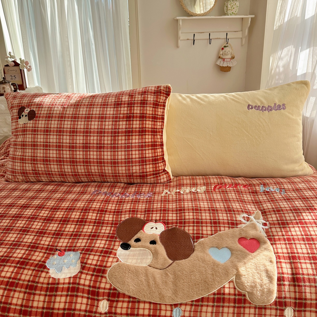 Nuevo conjunto de cuatro piezas de lana de leche de invierno engrosado toallas cálidas bordadas sábanas de dibujos animados cubierta de lana de coral tres piezas