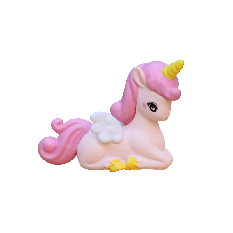 新商品のユニコーンの手作りのかわいい天使のポニーモデルのぬいぐるみの少女の心の人形のケーキの装飾の置物の卸売り