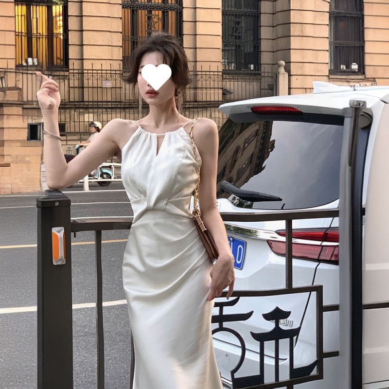 白色挂脖吊带连衣裙女夏缎面鱼尾高级感长裙子|undefined