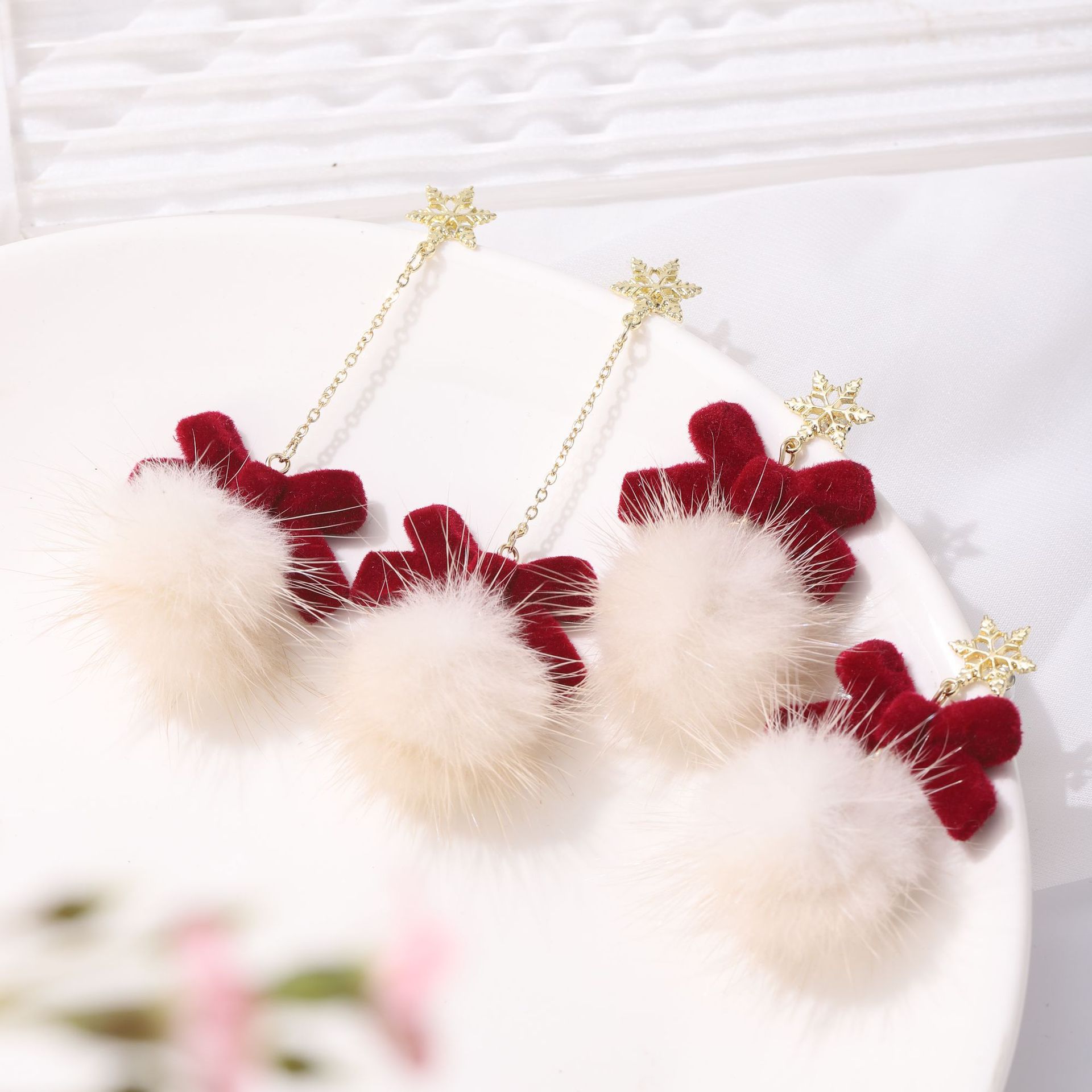 2023新款新年过年雪花毛球耳环女秋冬毛绒耳饰红色蝴蝶结耳坠