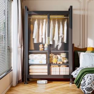 �Ҿ����Ӻ�Ӵַ��m�ռ{���������Һ��׽M�b�¼ܳ��ⷿС��