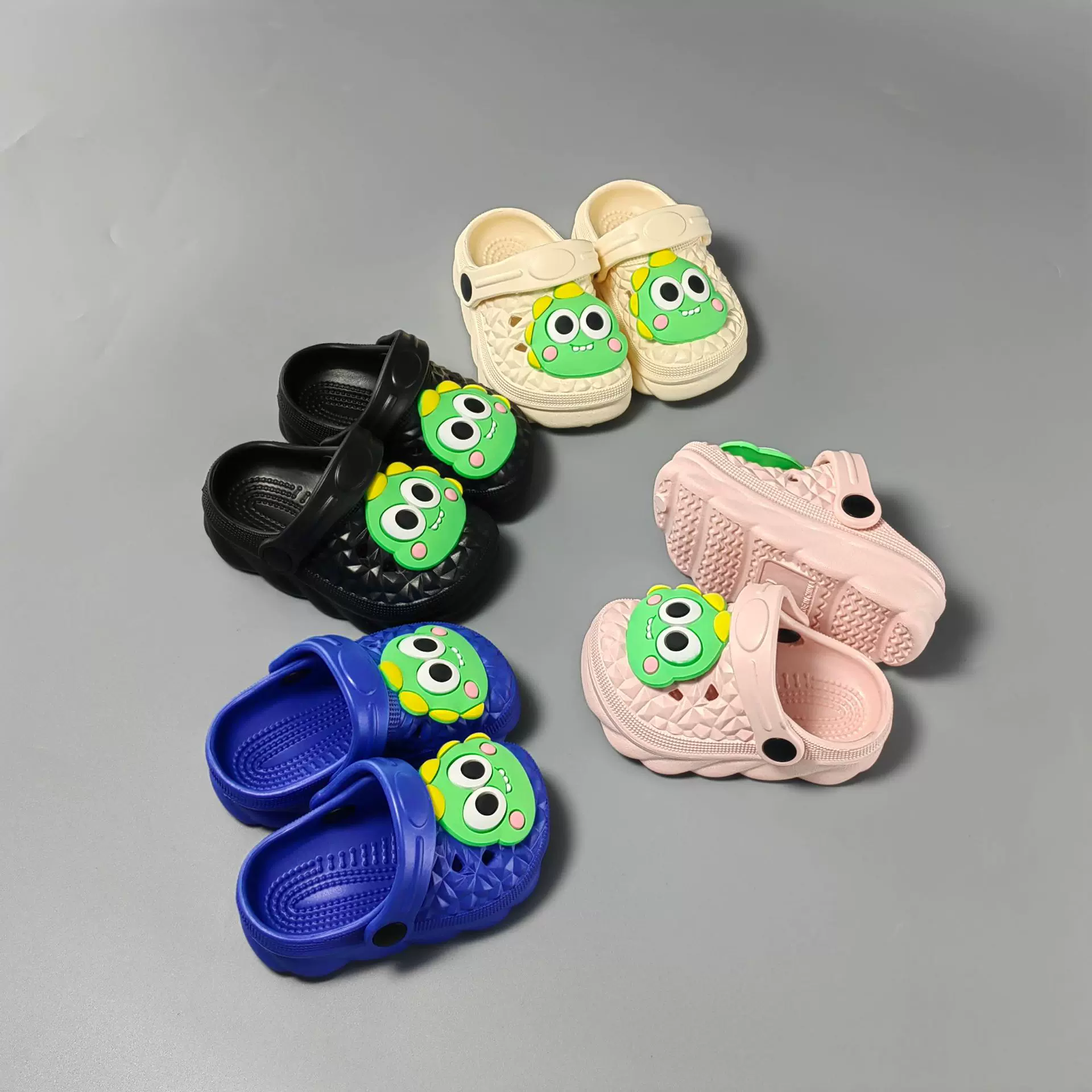 新款夏季男童帅气拖鞋外穿儿童户外洞洞鞋纯色时尚可爱卡通恐龙