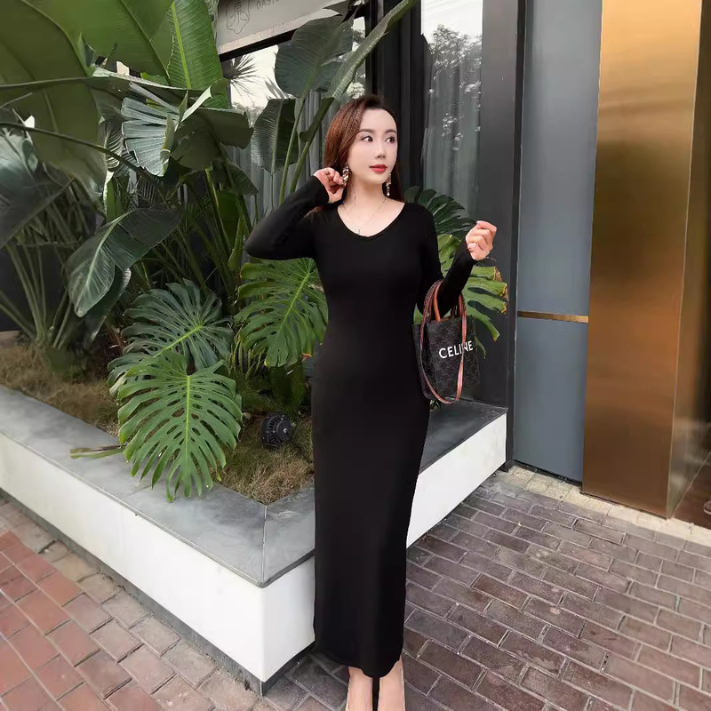 Dress Made of Thermal Fabric, French Style, Long-Sleeved, V-Neck, Slimming, Fashionable, Elegant, Suitable for Work, Mature Style, Mid-Length