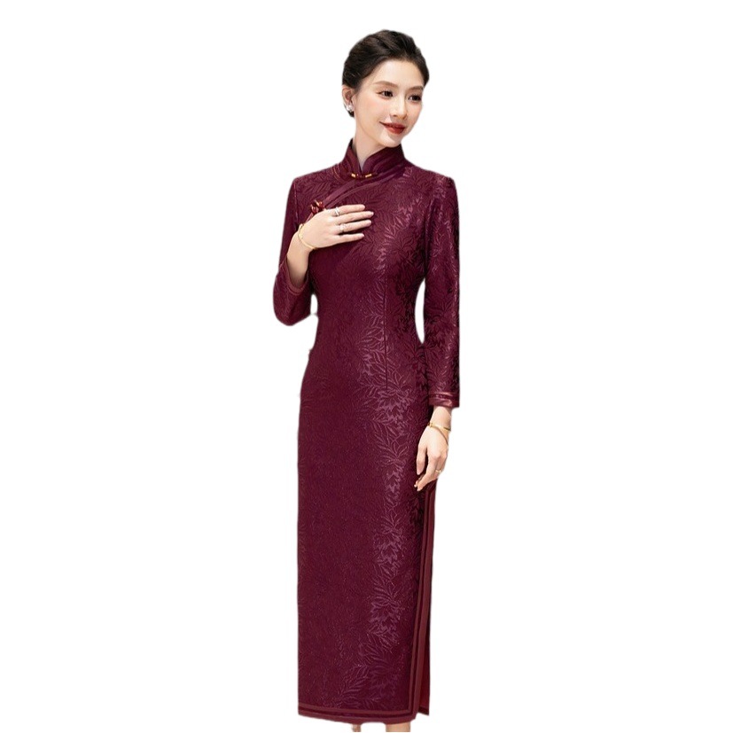 Long-Sleeve Jacquard Knitted Mother-In-Law Qipao with Fleece Lining, Thickened for Winter, 2026 New High-End Women's Wedding Banquet Outfit