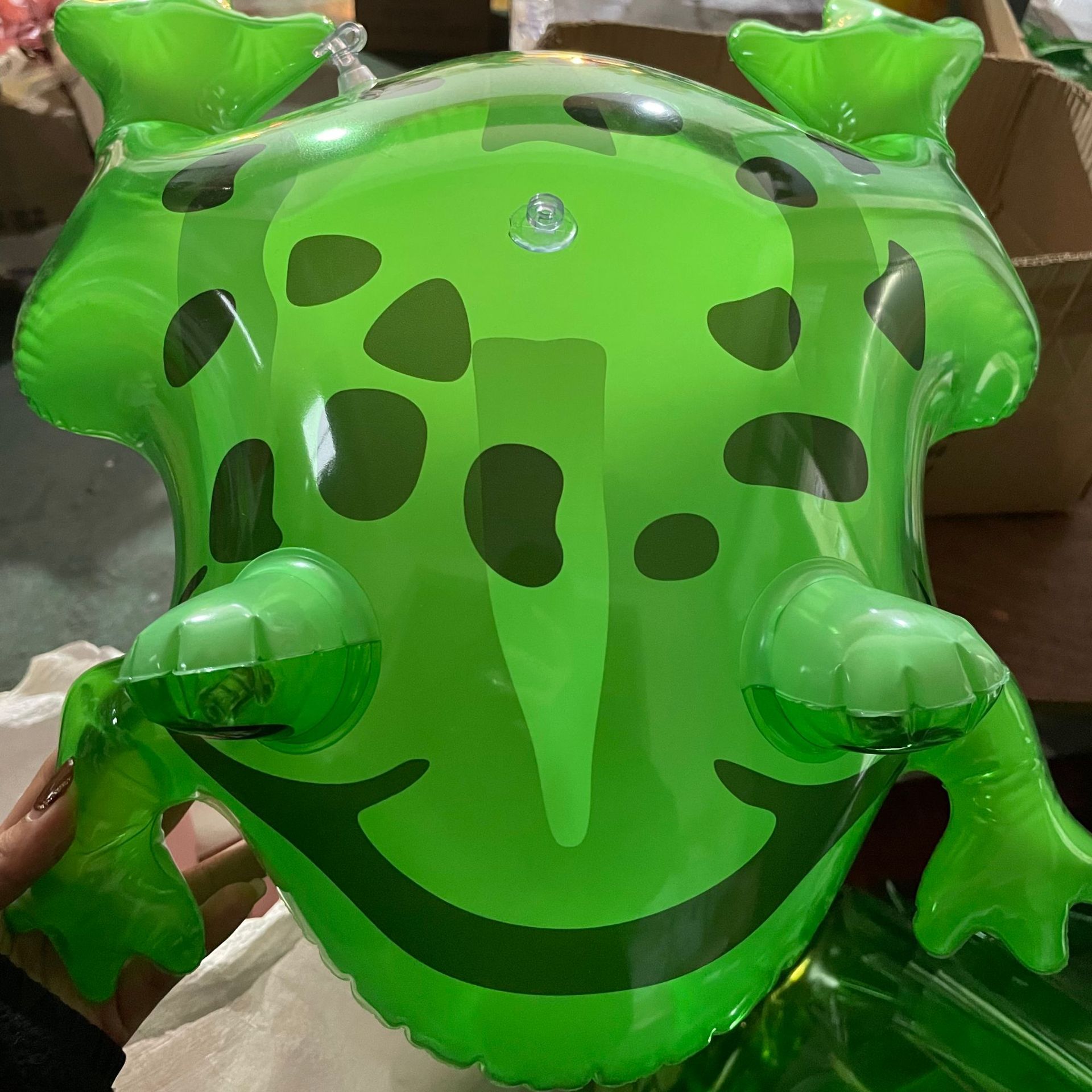 Oro cigarra nueva Rana bebé en stock red Rana roja luminosa rebote bola inflable SOMO animal juguete globo al por mayor