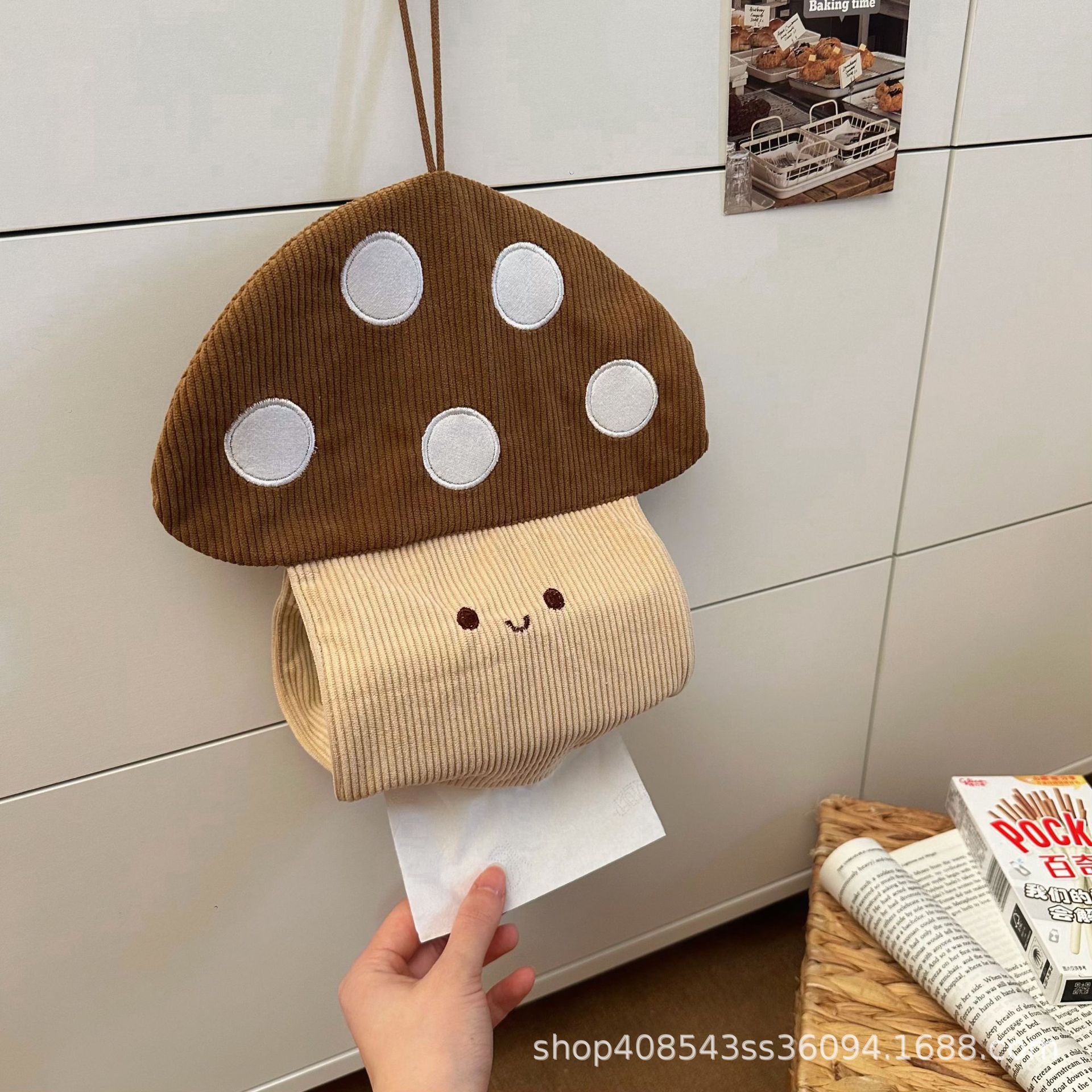 Hermosos hongos sin perforación cubierta de toallas de papel de pared caja de toallas de papel pequeño libro rojo con el mismo estilo en caja de extracción creativa de alto valor facial