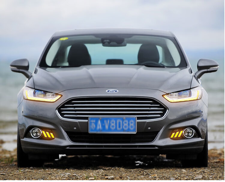 Suitable for 13-16 Mondeo daytime running lights front fog lamp frame modified LED daytime running lights streamer decorative lights