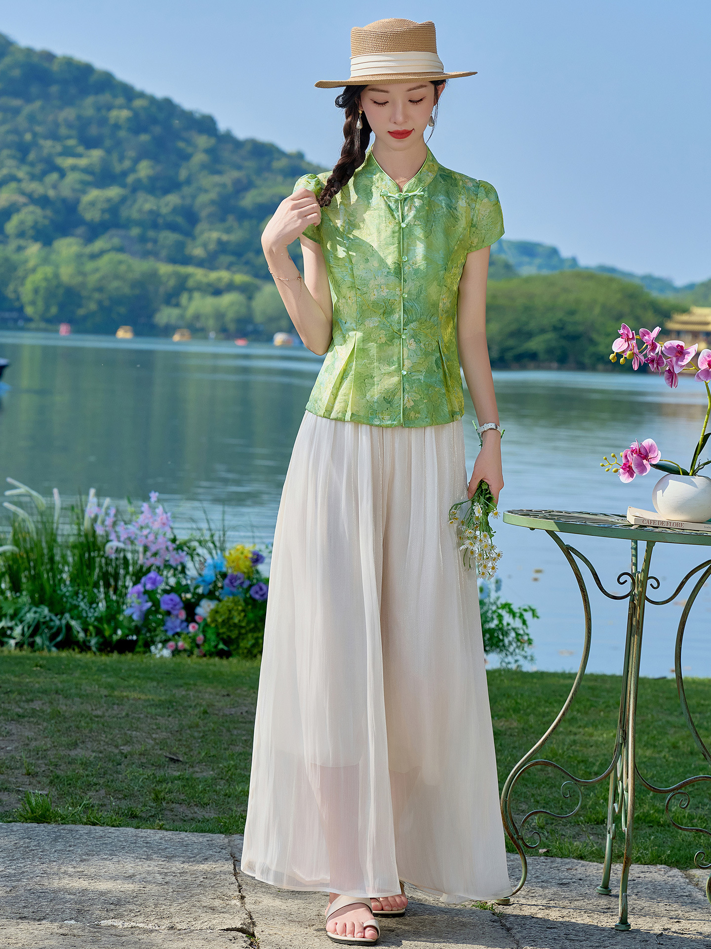 Bộ quần áo nữ mùa hè 2026 sơ mi cổ đứng họa tiết jacquard + quần ống đứng hai mảnh ZQ620 — Màu ảnh