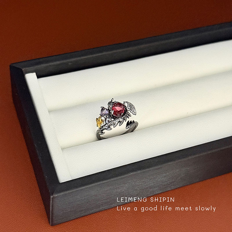 Vintage Style Olive Green Gemstone Ring With Sparkling Crystals_voghion.com