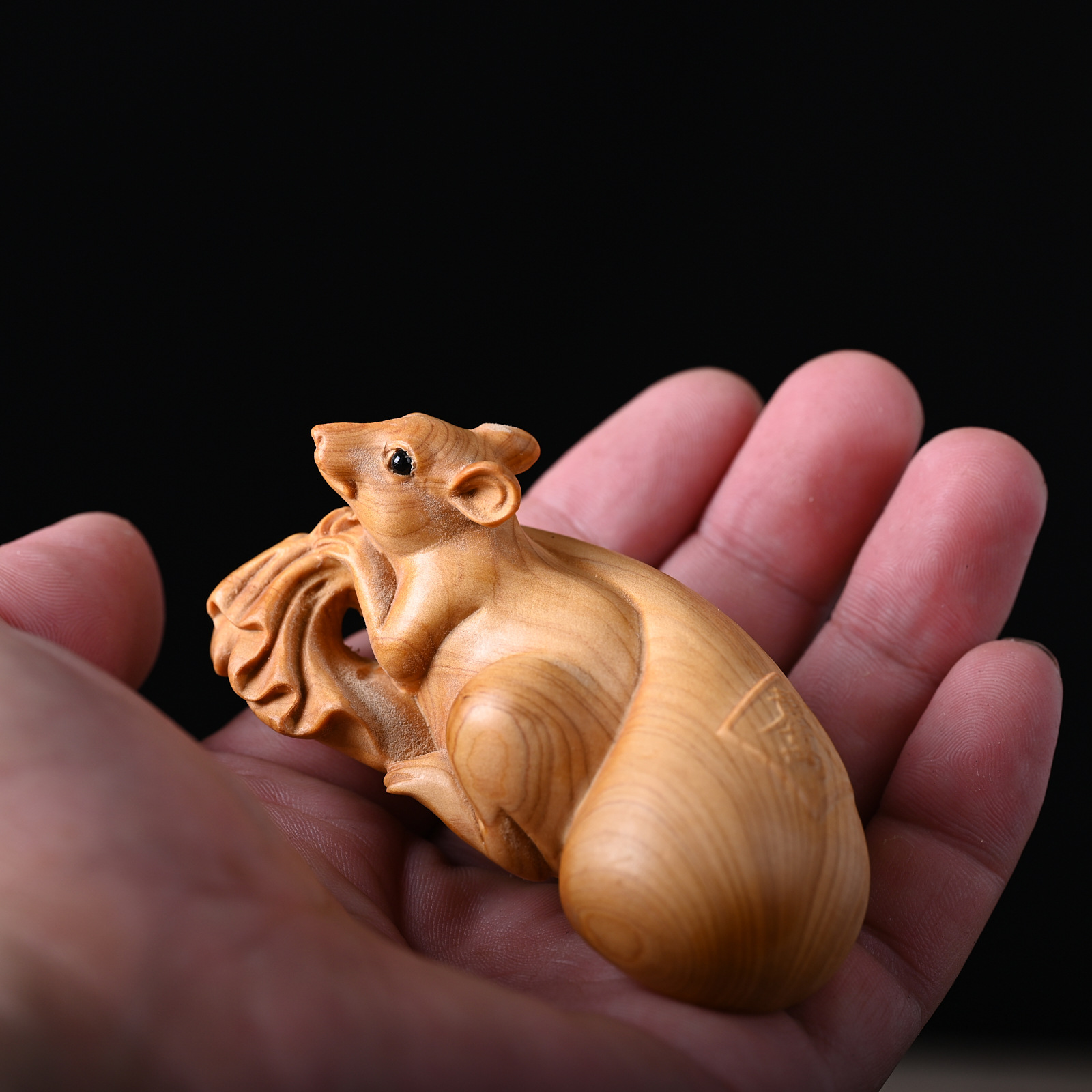 Cliff Cypress Generation-to-Generation Countless Real Wood Zodiac Rat Animal Carving Small Ornament Portable Craftsmanship Handheld Item Tea Pet Craftsmanship