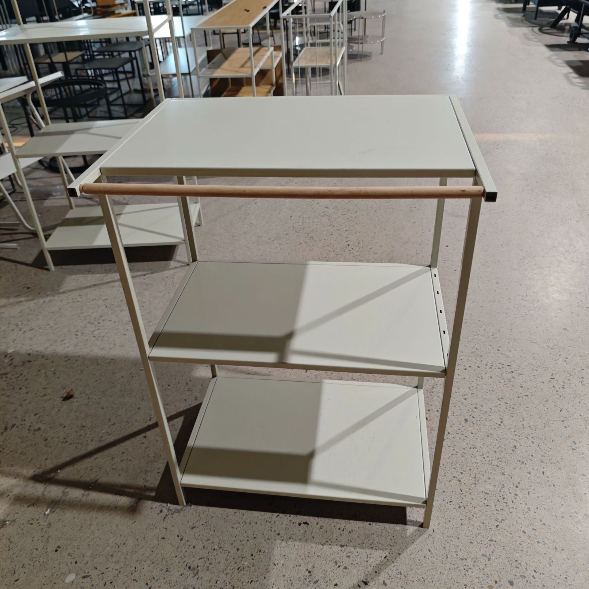 Nuevo estilo nórdico de tres pisos de oficina móvil estante de almacenamiento de habitaciones domésticas estante de exhibición de almacenamiento de acabado de estante de almacenamiento