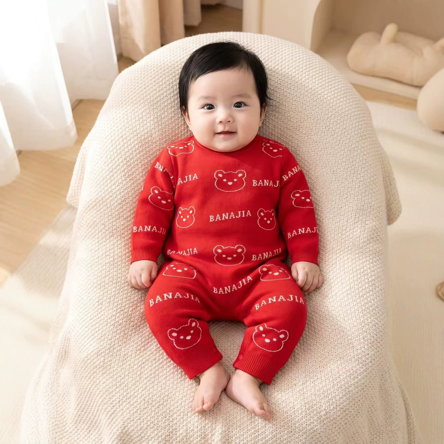 2026新款婴儿针织连体衣春秋宝宝红色毛衣爬服新年款可爱小熊图案