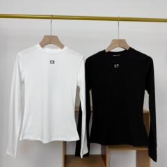 小香/25秋冬经典款胸前logo纯棉打底休闲长袖女款圆领潮牌纯色