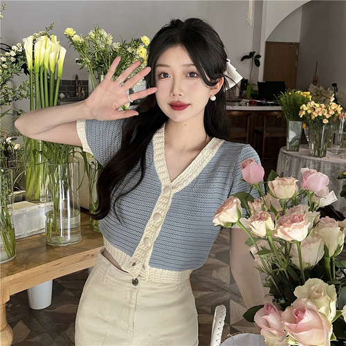 Blue Little Shang Wind Short-Sleeve Knit Top for Women, Summer Thin Open-Shirt Design Short Ice Silk Blouse Fashion