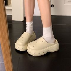 ファッショナブルな包頭サンダル女性の夏のアウターウェア 2025 新しい星かわいい厚底滑り止め強化スーパーホットスリッパ