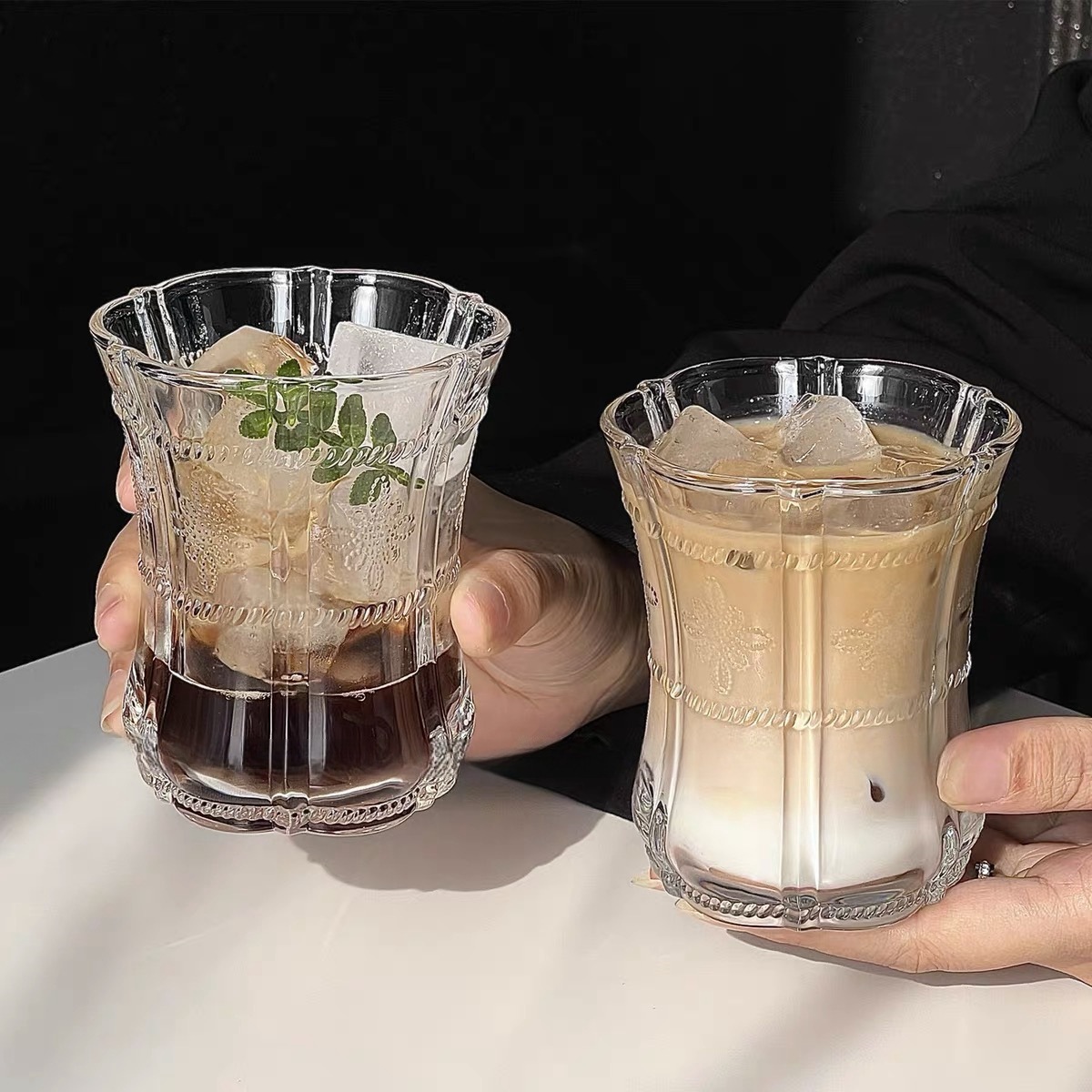 Inswind simple taza de jugo de vidrio pétalos en relieve taza de pétalos de estilo chino bebida fría hielo taza de café americana taza de bebida