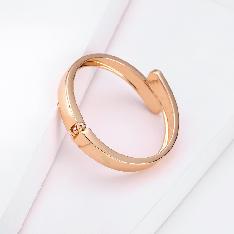 Simple Glossy Spring Opening Alloy Bracelet display picture 5