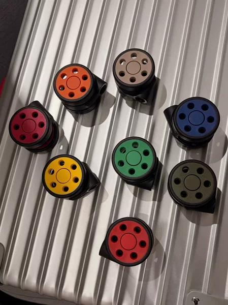 Suitable for Rimowa wheels, this is a small set of accessories for repairing the handles of various Rimowa spinner wheels and luggage wheels