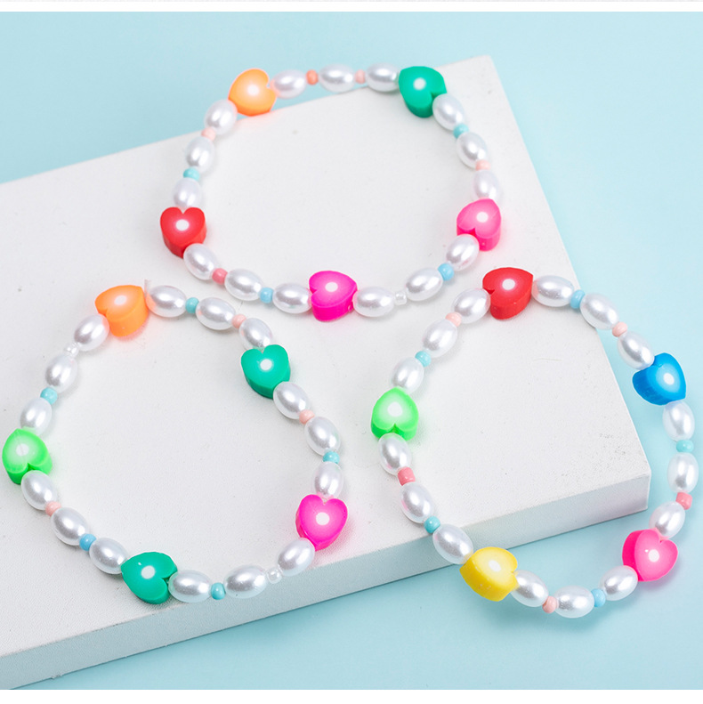 Cute Heart Shape Plastic Glass Bracelets Necklace display picture 2