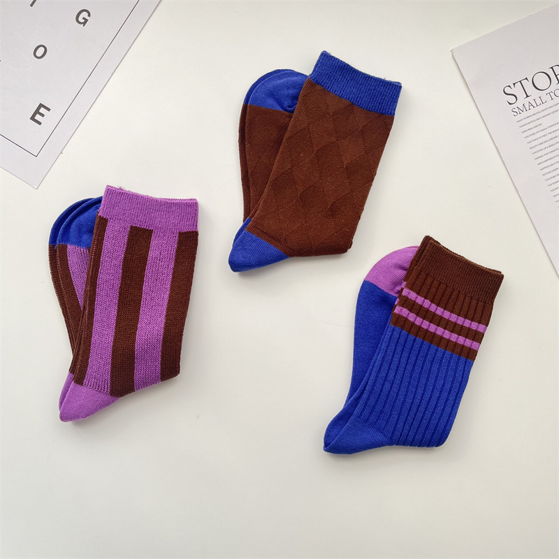 Women's Retro Color Block Cotton Crew Socks A Pair display picture 7