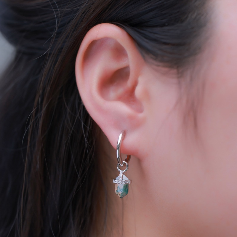 Venta caliente transfronteriza de Amazon Pendientes de piedra de musgo verde natural de pilar hexagonal S925 Pendientes de ágata con incrustaciones de plata Lujo ligero