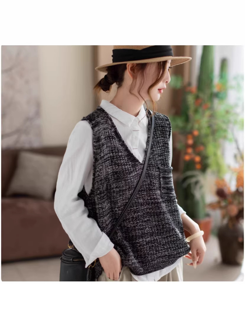 Spring knitted vest sleevless
