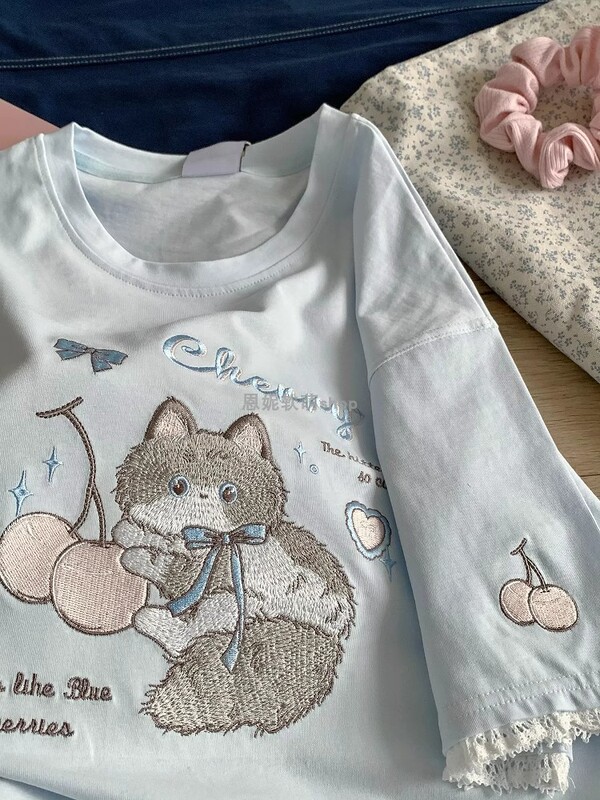 年齢を軽減するかわいい桜猫刺繍半袖Tシャツ女性用2025夏新作ルーズラウンドネックレース万能トップ|undefined
