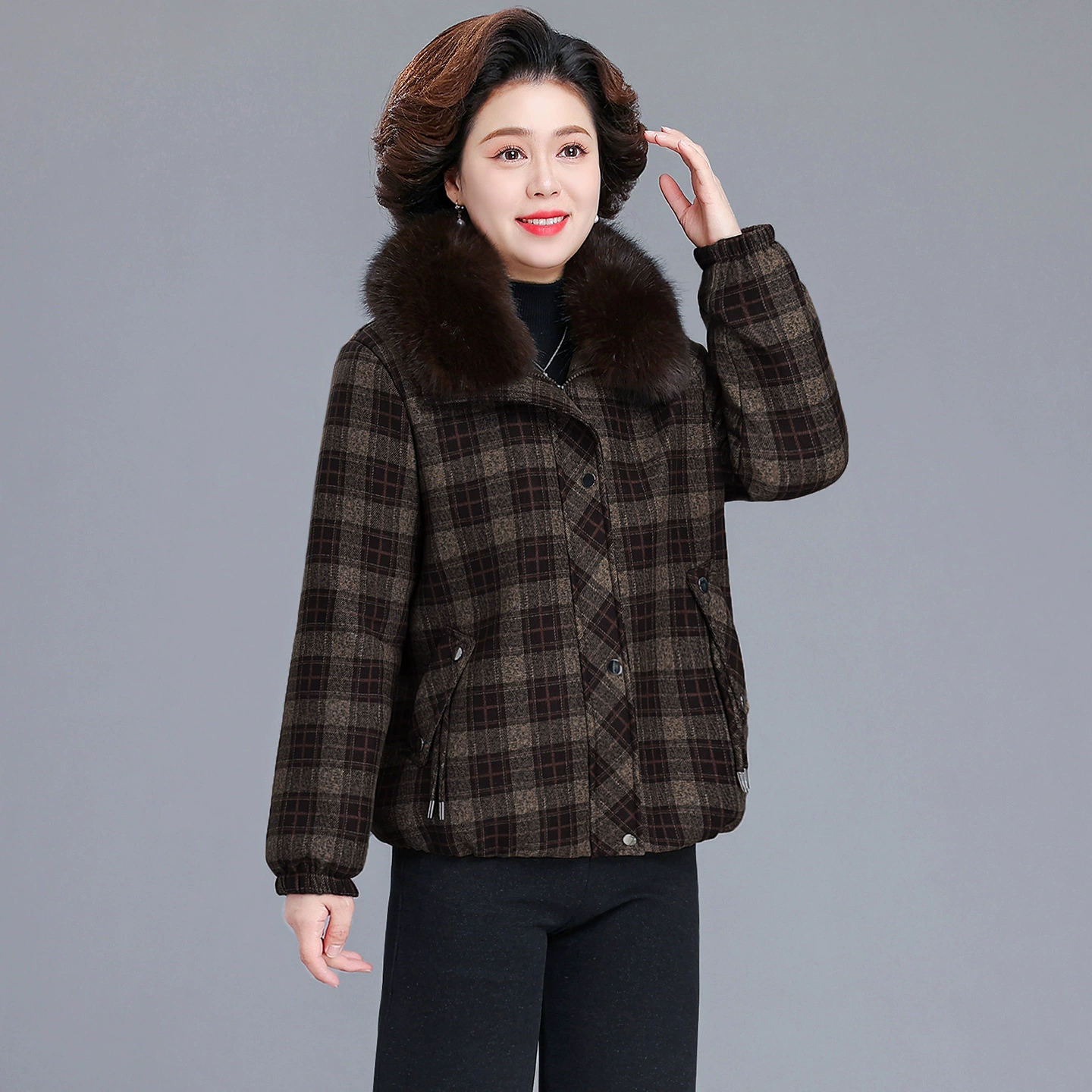 Short winter fleece down jacket for mother, for middle age, western style