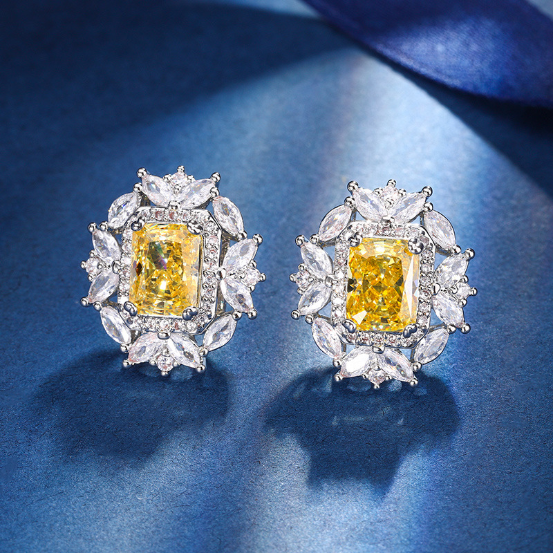 Otoño e invierno nuevo Zhuang Sheng joyería diamante de alto carbono hielo flor corte diamante amarillo cobre con incrustaciones traje de alta moda 10*12-6*8