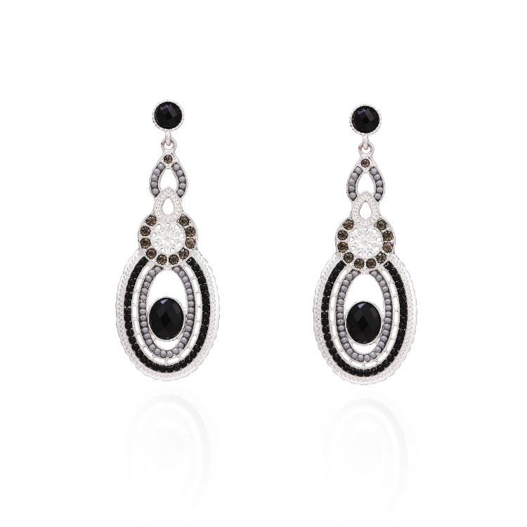 Baroque Long Geometric Circular Hollow Diamond Earrings display picture 1