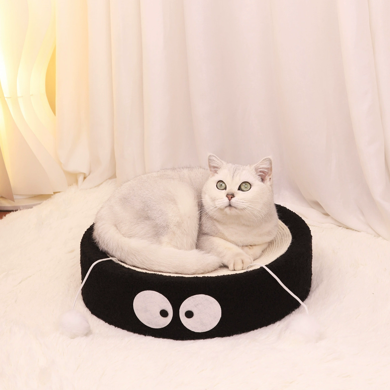 Кат grabbing the sword of swords and hemp pots, a large hemp rope, grabbing the four seasons universal cat nest cat's claw board, sword pot, hemp pot, cat toy