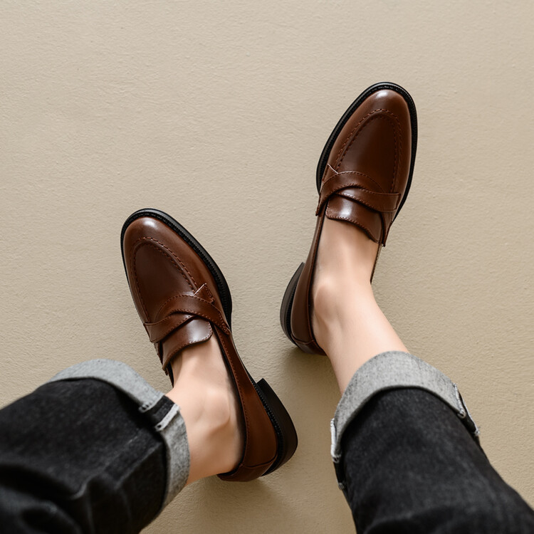 法式复古真皮英伦风小皮鞋女2024年新款舒适软皮单鞋一脚蹬乐福鞋