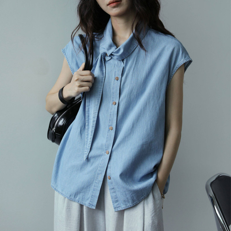 Light Blue Design Striped Sleeveless Shirt for Women, New Summer Style, Simple and Fashionable Tie-Up Top Shirt