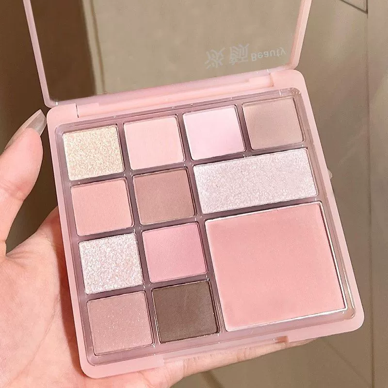 Fuchsia matte eye shadow contains rose, highlighter, face blush