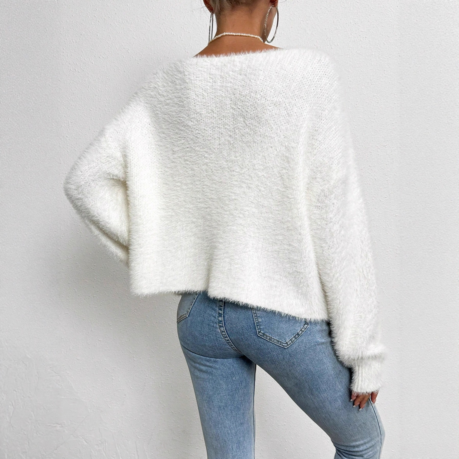Women's Elegant Cardigan Sweater Solid Color And V-neck Fashion Bead Knitwear Coat