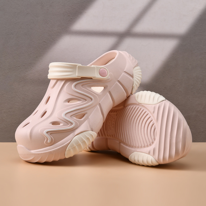 New Style Women's Clogs for Summer, Breathable Thick-Soled Height-Increasing Sandals for Outdoor Wear, Non-Slip Beach Fashion Simple Slippers New Style Women's Clogs for Summer, Breathable Thick-Soled Height-Increasing Sandals for Outdoor Wear, Non-Slip Beach Fashion Simple Slippers