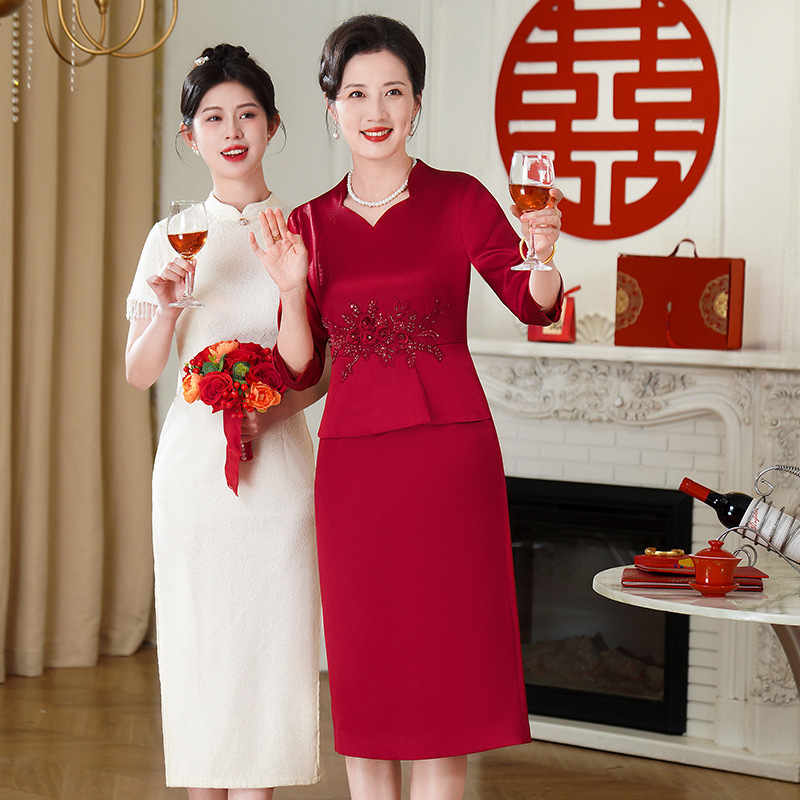 新型のウェディングドレスの新しい中国式の喜姑の結婚披露宴は中高年の女性のお母さんの夏服の若い国風のワンピースを詰めます。|undefined