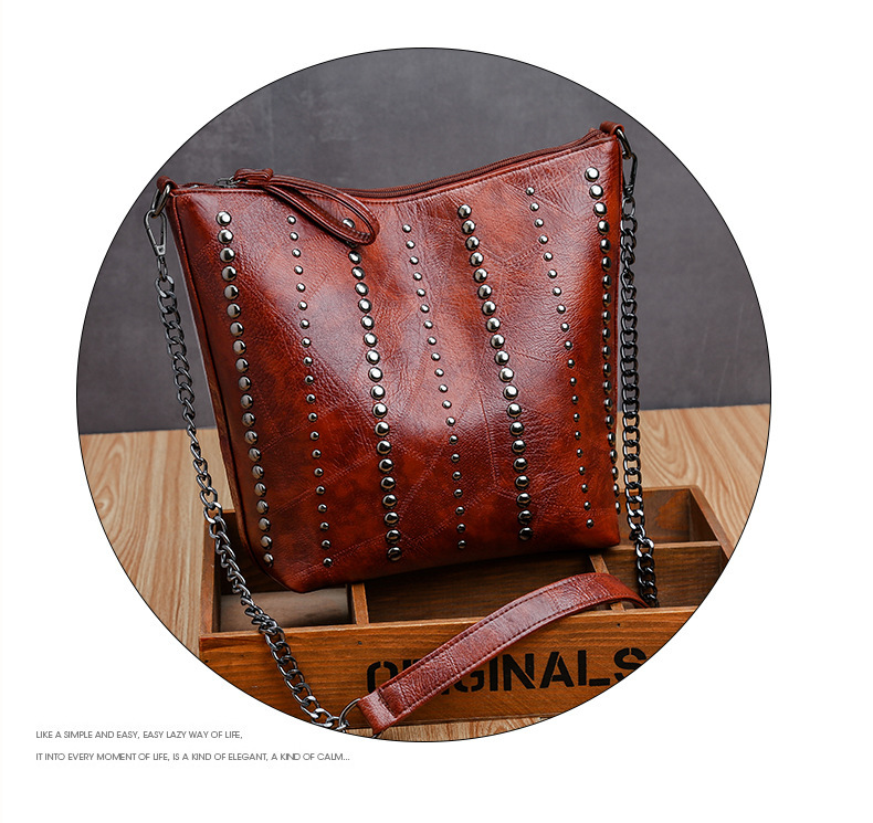 Solid Color Pattern Women's Medium Pu Leather Solid Color Vintage Style Classic Style Square Zipper Crossbody Bag