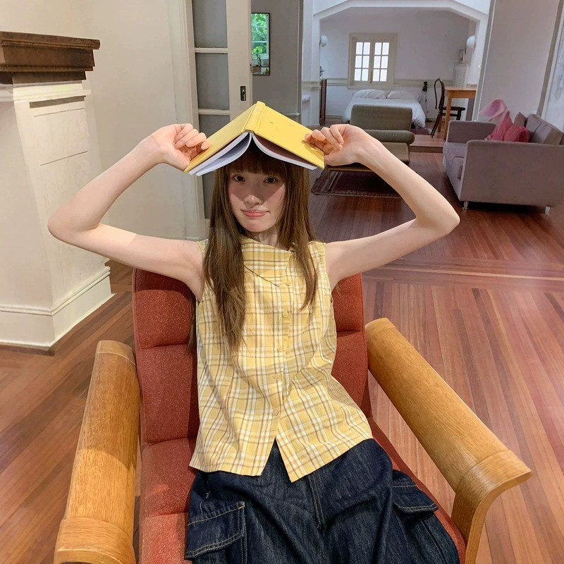 Stylish Lapel Collar Sleeveless Shirt for Women, New Summer Yellow Plaid Blouse, Loose Fit, Slimming, Casual and Sweet Top