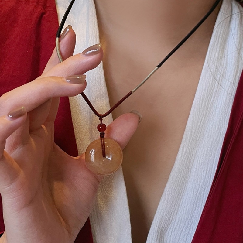 2305056  (1)   金丝玉平安扣红玛瑙编织吊坠黑绳