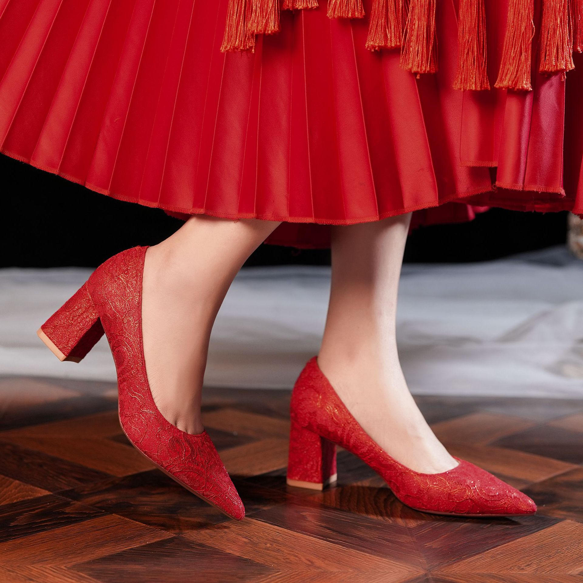 6555G Escarpins à bout pointu pour femme, talon compensé, dentelle française, collection 2025, bout ouvert._voghion.com