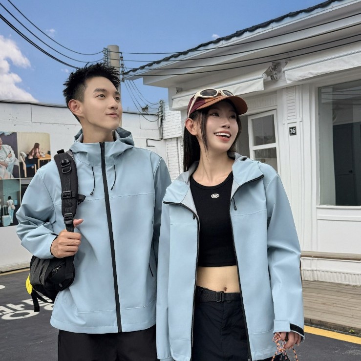 Hooded Color-Blocked All-In-One Catering Workwear with Printed Thickened Windbreaker Jacket for Mountaineering and Wind Protection