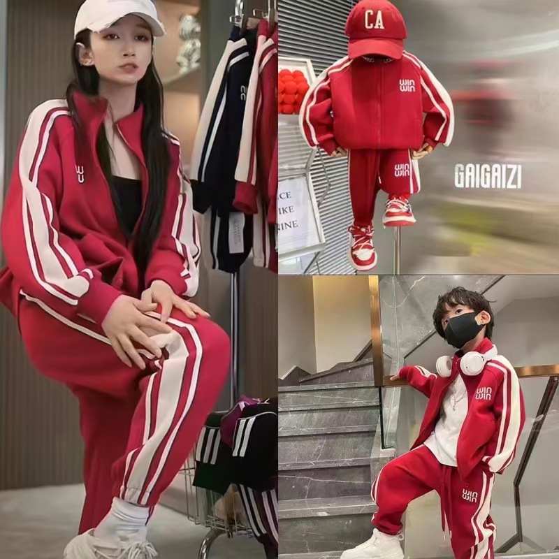 Popular en línea popular 2023 nueva ropa roja para padres e hijos Otoño e Invierno suéter engrosado para una familia de tres deportes toda la decoración del hogar